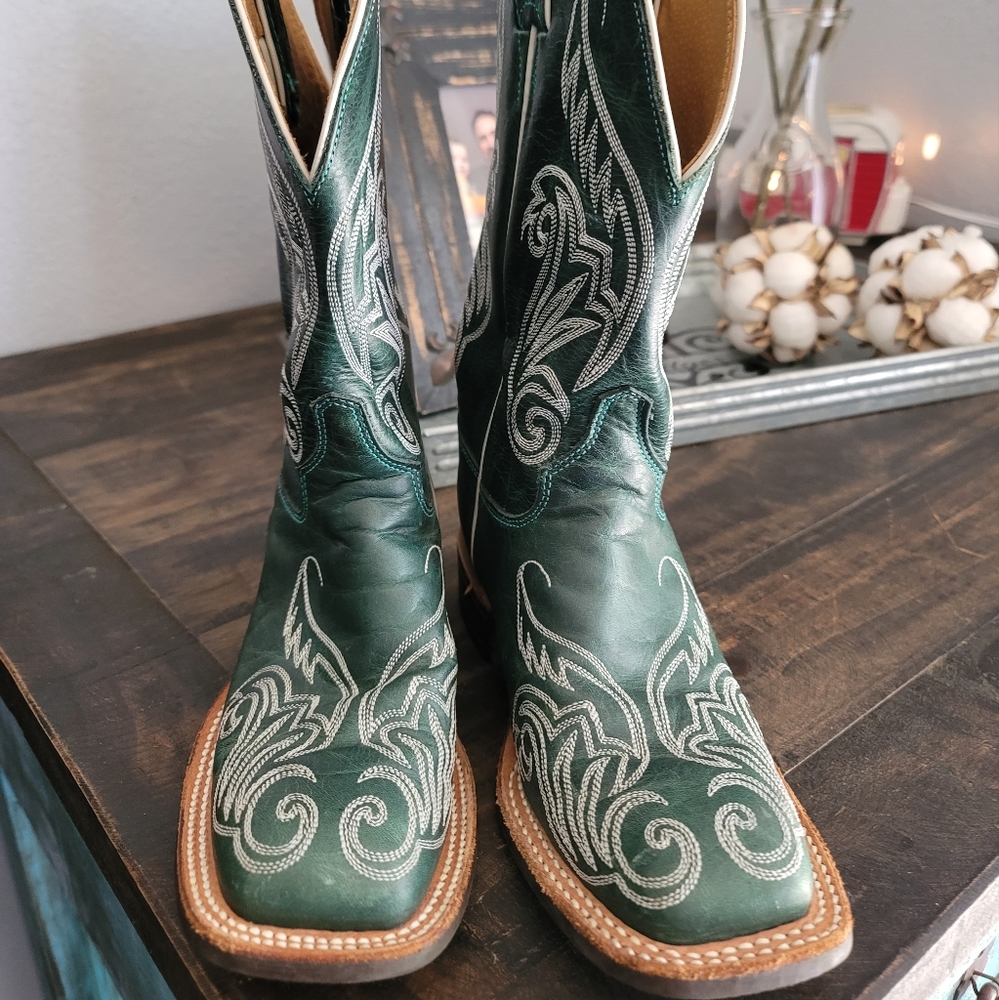 Size 6 Cowboy Boots